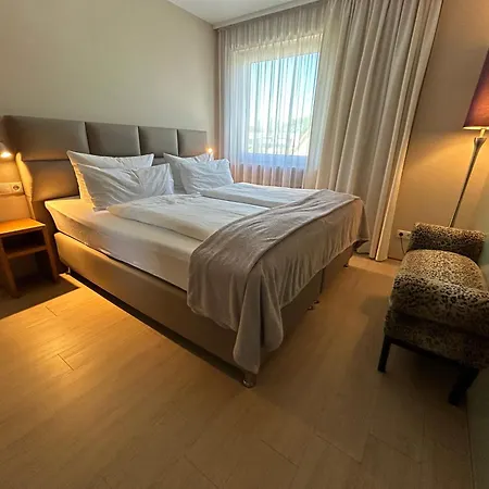 Maxhotel Hotell 4*