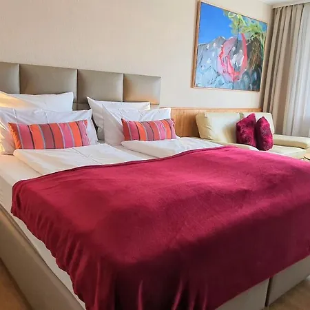 Maxhotel Hotell 4*