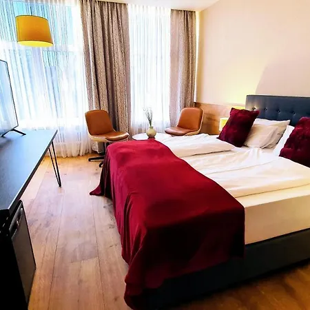Maxhotel Hotell 4*